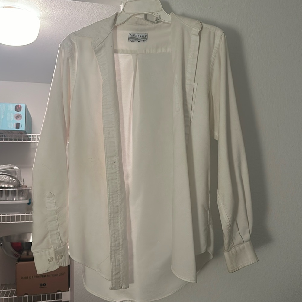 Size small 4-4 Van Heusen white button up long sleeve casual shirt